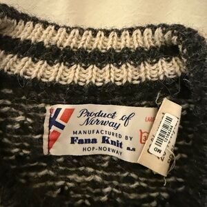 VINTAGE FANA KNIT NORWAY SWEATER